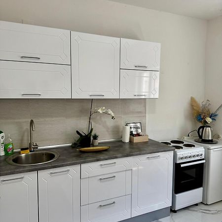 מוסטר Apartman Nar מראה חיצוני תמונה