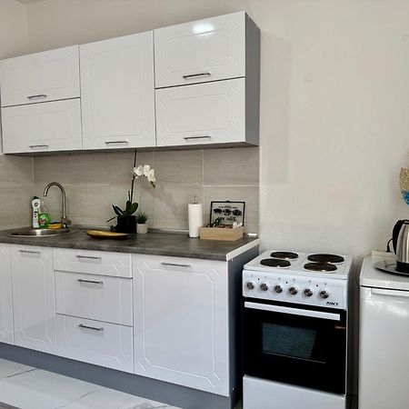 מוסטר Apartman Nar מראה חיצוני תמונה